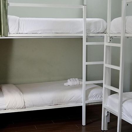 Baanpin Hotel & Cafe Банкок Екстериор снимка