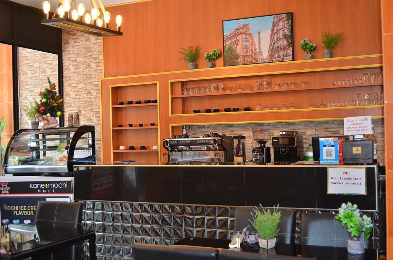 Baanpin Hotel & Cafe Банкок Екстериор снимка